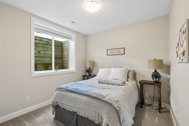 9135 Jamison Drive, West Des Moines, IA 50266