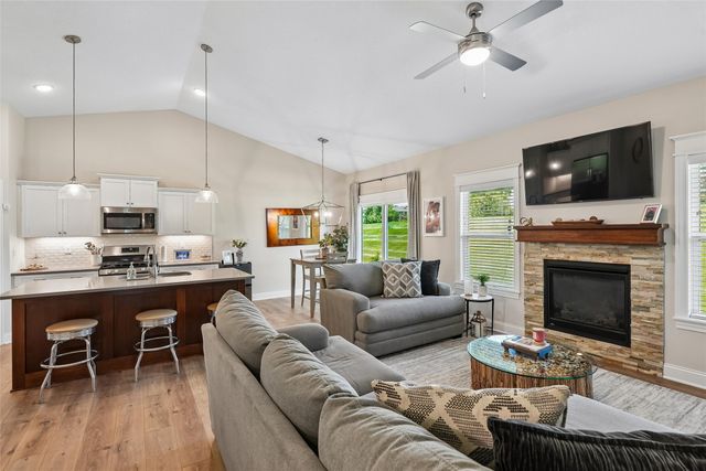 9135 Jamison Drive, West Des Moines, IA 50266