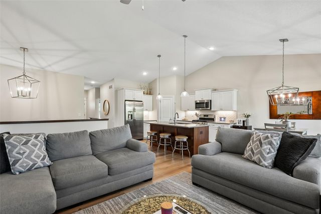 9135 Jamison Drive, West Des Moines, IA 50266