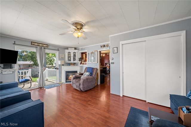 3051 Perrydale Street NW, Uniontown, OH 44685