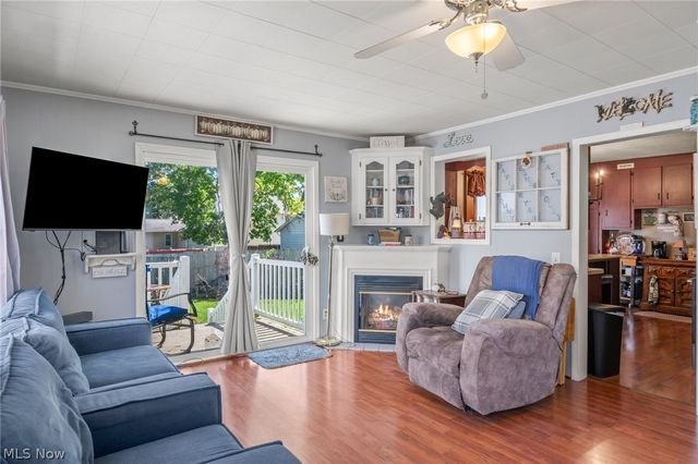 3051 Perrydale Street NW, Uniontown, OH 44685