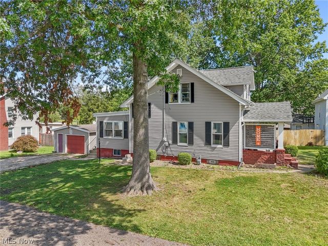 3051 Perrydale Street NW, Uniontown, OH 44685