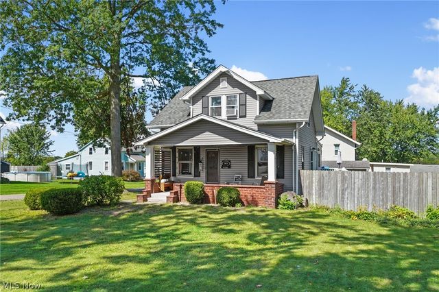 3051 Perrydale Street NW, Uniontown, OH 44685