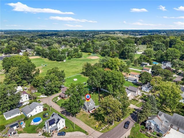 3051 Perrydale Street NW, Uniontown, OH 44685