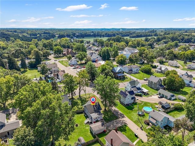 3051 Perrydale Street NW, Uniontown, OH 44685