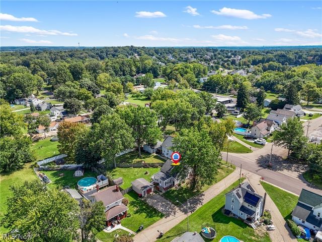 3051 Perrydale Street NW, Uniontown, OH 44685