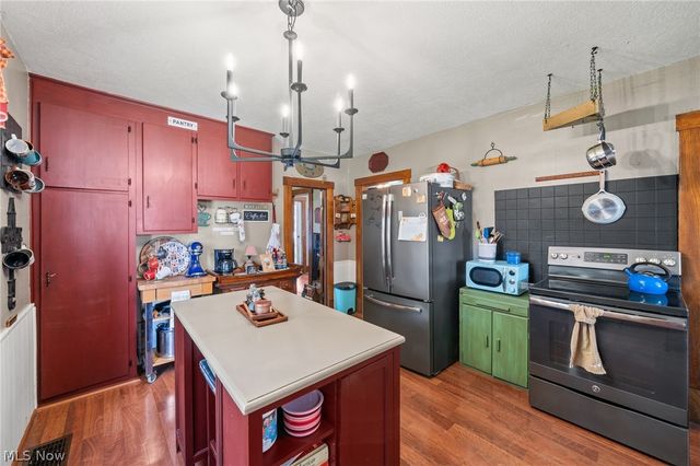 3051 Perrydale Street NW, Uniontown, OH 44685