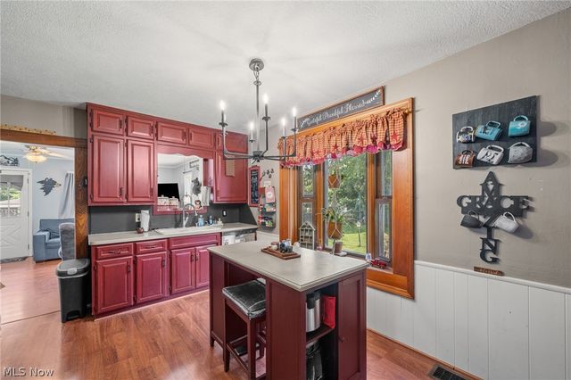 3051 Perrydale Street NW, Uniontown, OH 44685