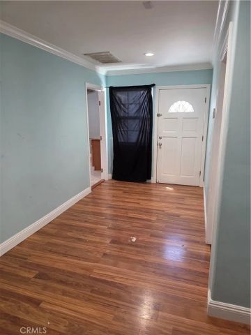 7249 Loma Verde Ave., Canoga Park, CA 91303