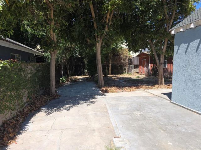 7249 Loma Verde Ave., Canoga Park, CA 91303