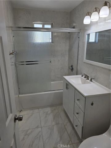 7249 Loma Verde Ave., Canoga Park, CA 91303