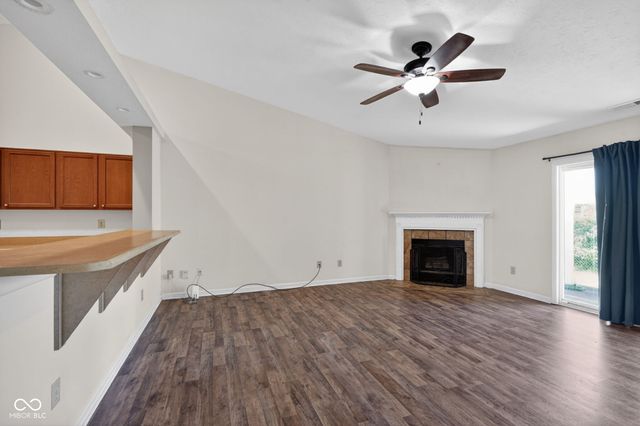 654 Findlay Lane, Greenwood, IN 46143