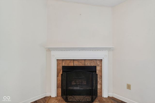 654 Findlay Lane, Greenwood, IN 46143