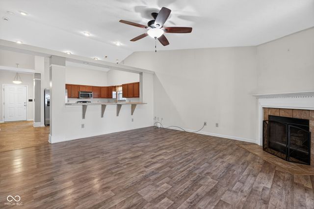 654 Findlay Lane, Greenwood, IN 46143