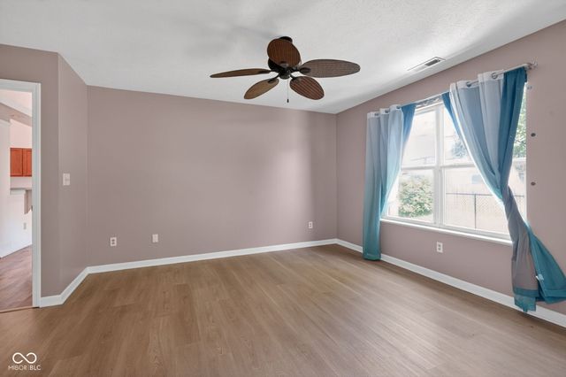 654 Findlay Lane, Greenwood, IN 46143