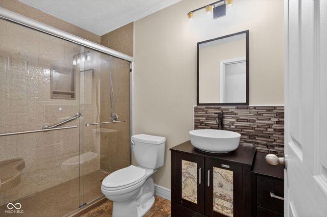 654 Findlay Lane, Greenwood, IN 46143