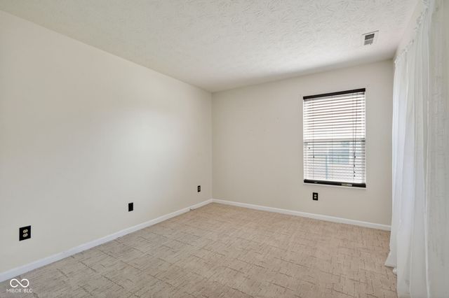 654 Findlay Lane, Greenwood, IN 46143