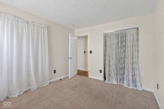 654 Findlay Lane, Greenwood, IN 46143