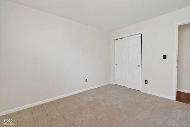 654 Findlay Lane, Greenwood, IN 46143