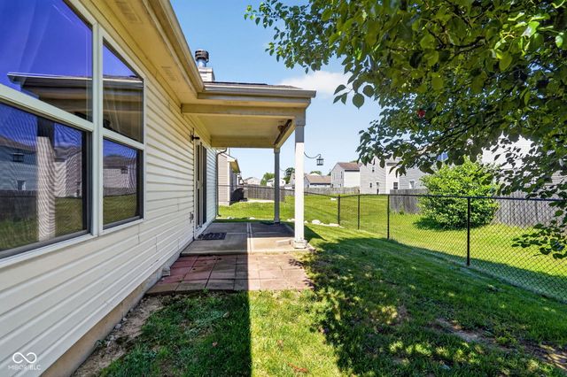 654 Findlay Lane, Greenwood, IN 46143
