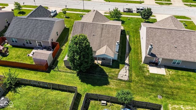 654 Findlay Lane, Greenwood, IN 46143