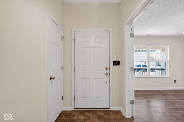 654 Findlay Lane, Greenwood, IN 46143
