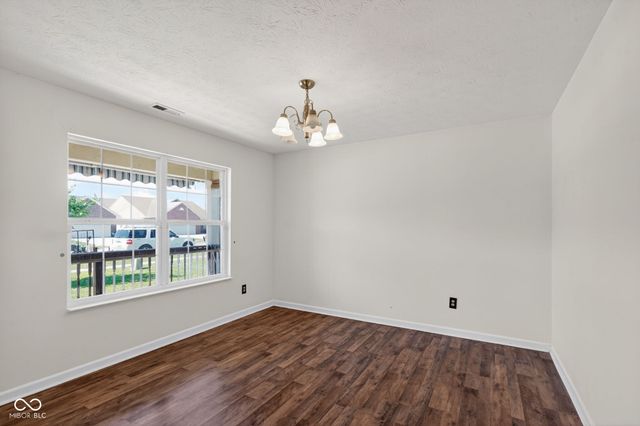 654 Findlay Lane, Greenwood, IN 46143