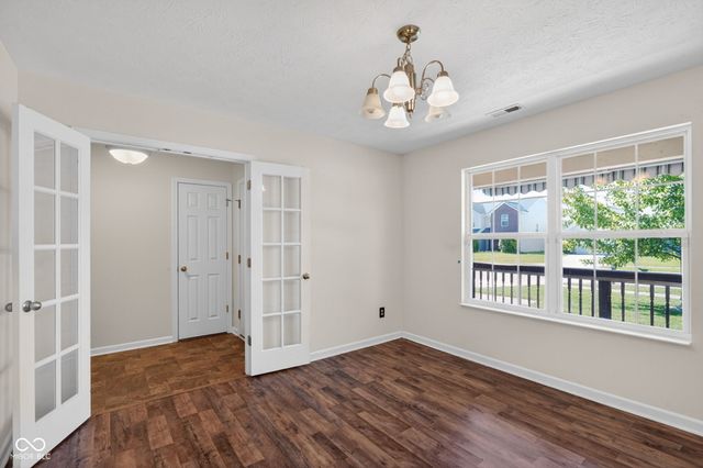 654 Findlay Lane, Greenwood, IN 46143