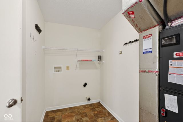 654 Findlay Lane, Greenwood, IN 46143