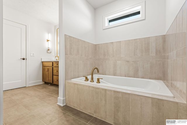 3516 S 218th Avenue, Elkhorn, NE 68022