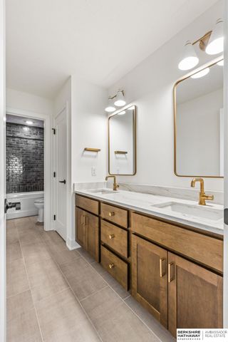 3516 S 218th Avenue, Elkhorn, NE 68022