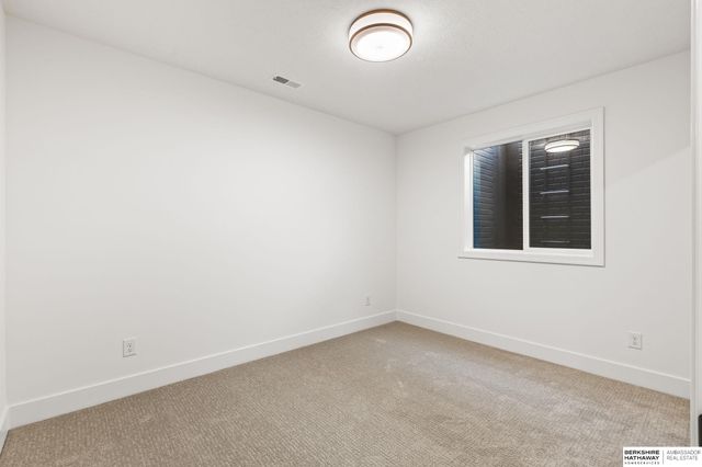 3516 S 218th Avenue, Elkhorn, NE 68022