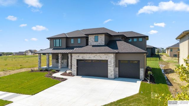 3516 S 218th Avenue, Elkhorn, NE 68022