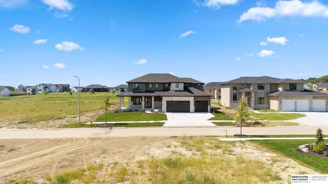 3516 S 218th Avenue, Elkhorn, NE 68022