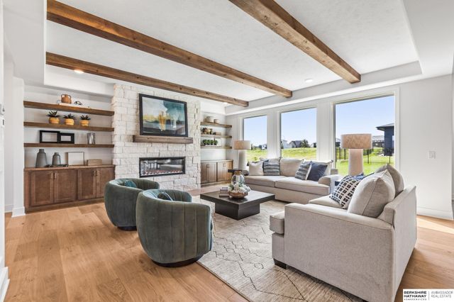 3516 S 218th Avenue, Elkhorn, NE 68022