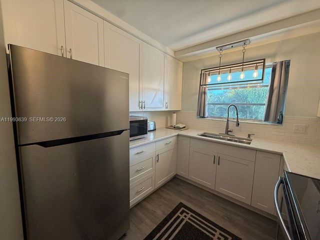 710 N K St 202, Lake Worth, FL 33460