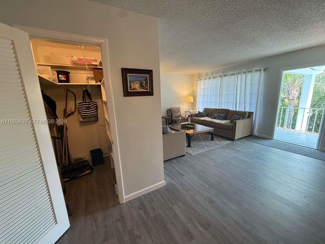 710 N K St 202, Lake Worth, FL 33460