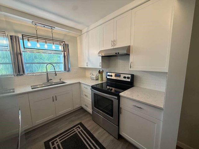 710 N K St 202, Lake Worth, FL 33460