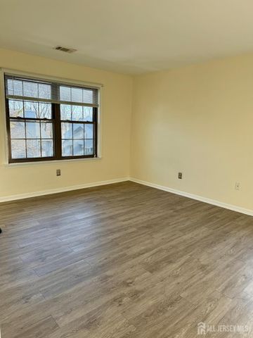 809 Woodhaven Drive, Edison, NJ 08817