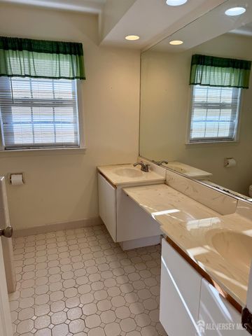 809 Woodhaven Drive, Edison, NJ 08817