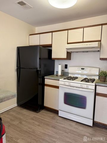 809 Woodhaven Drive, Edison, NJ 08817