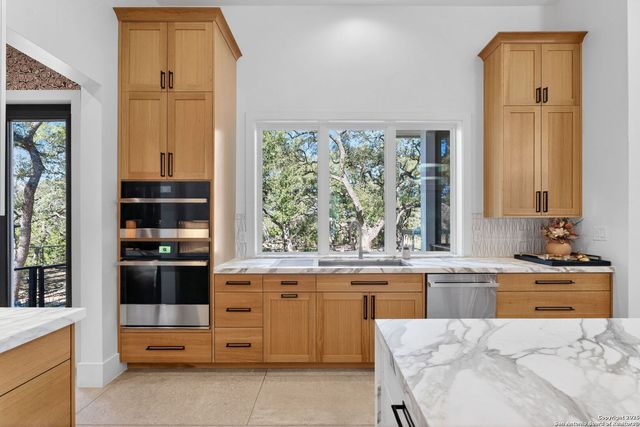 966 Belle Oaks, Bulverde, TX 78163