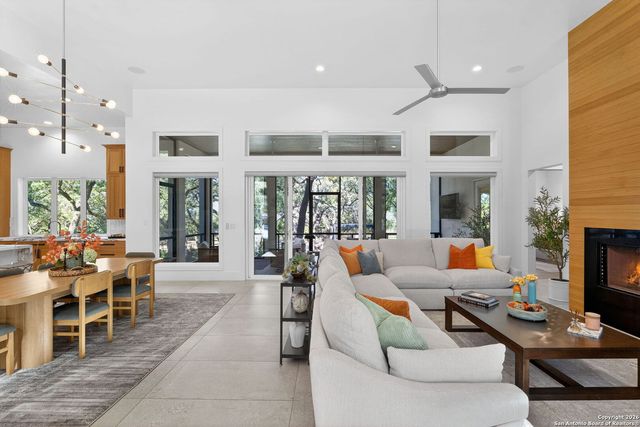 966 Belle Oaks, Bulverde, TX 78163