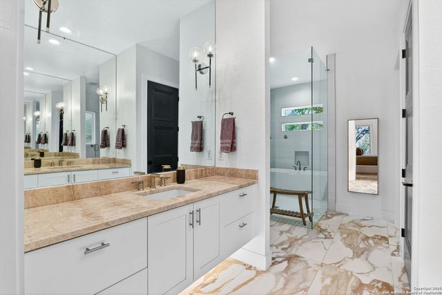 966 Belle Oaks, Bulverde, TX 78163