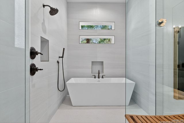 966 Belle Oaks, Bulverde, TX 78163