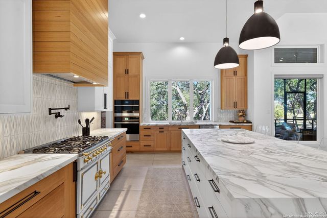 966 Belle Oaks, Bulverde, TX 78163