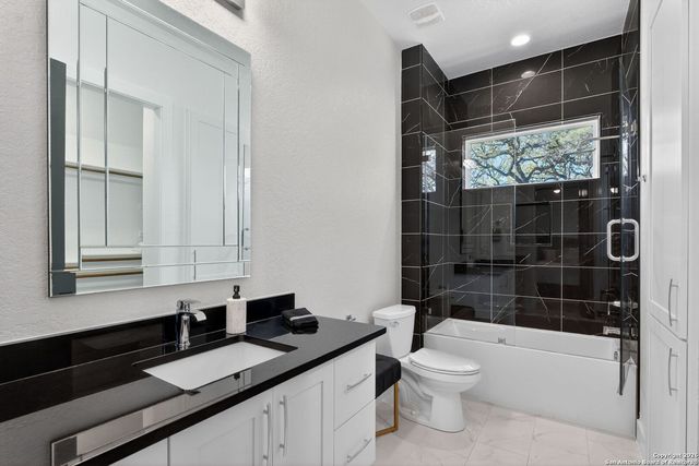 966 Belle Oaks, Bulverde, TX 78163