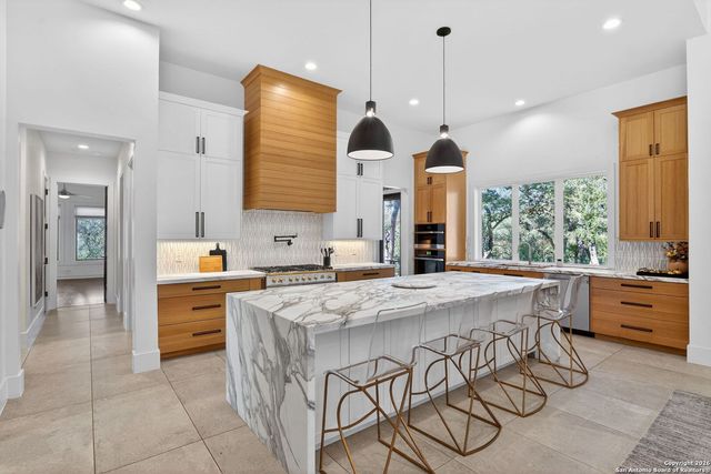 966 Belle Oaks, Bulverde, TX 78163