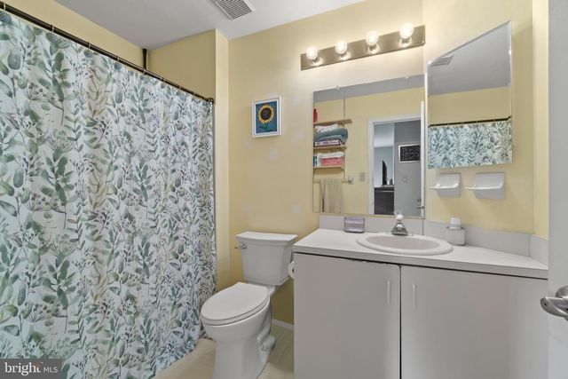 3602 FENWICK LN, Mount Laurel, NJ 08054