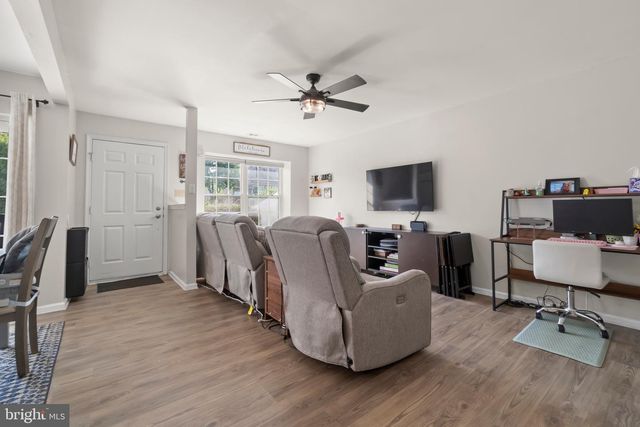 3602 FENWICK LN, Mount Laurel, NJ 08054
